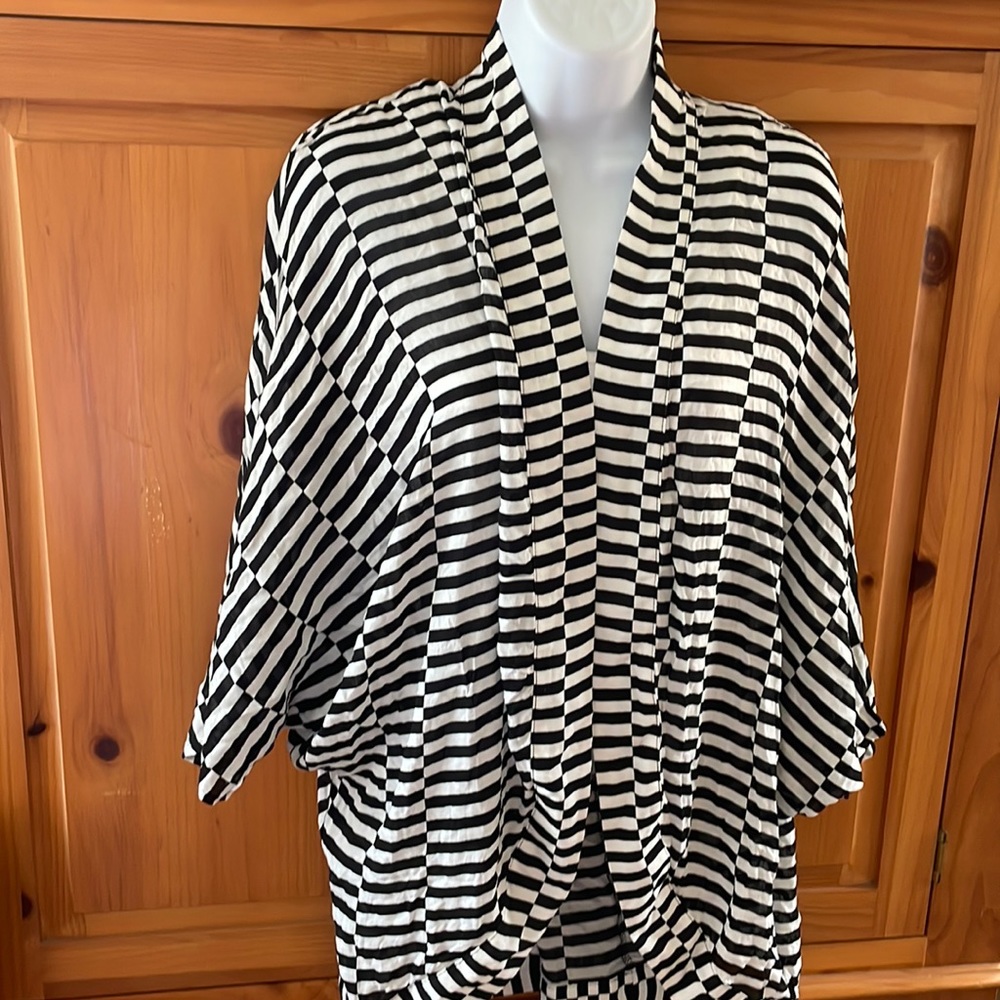 🤍🖤Geo Stripe Print Swim Coverup